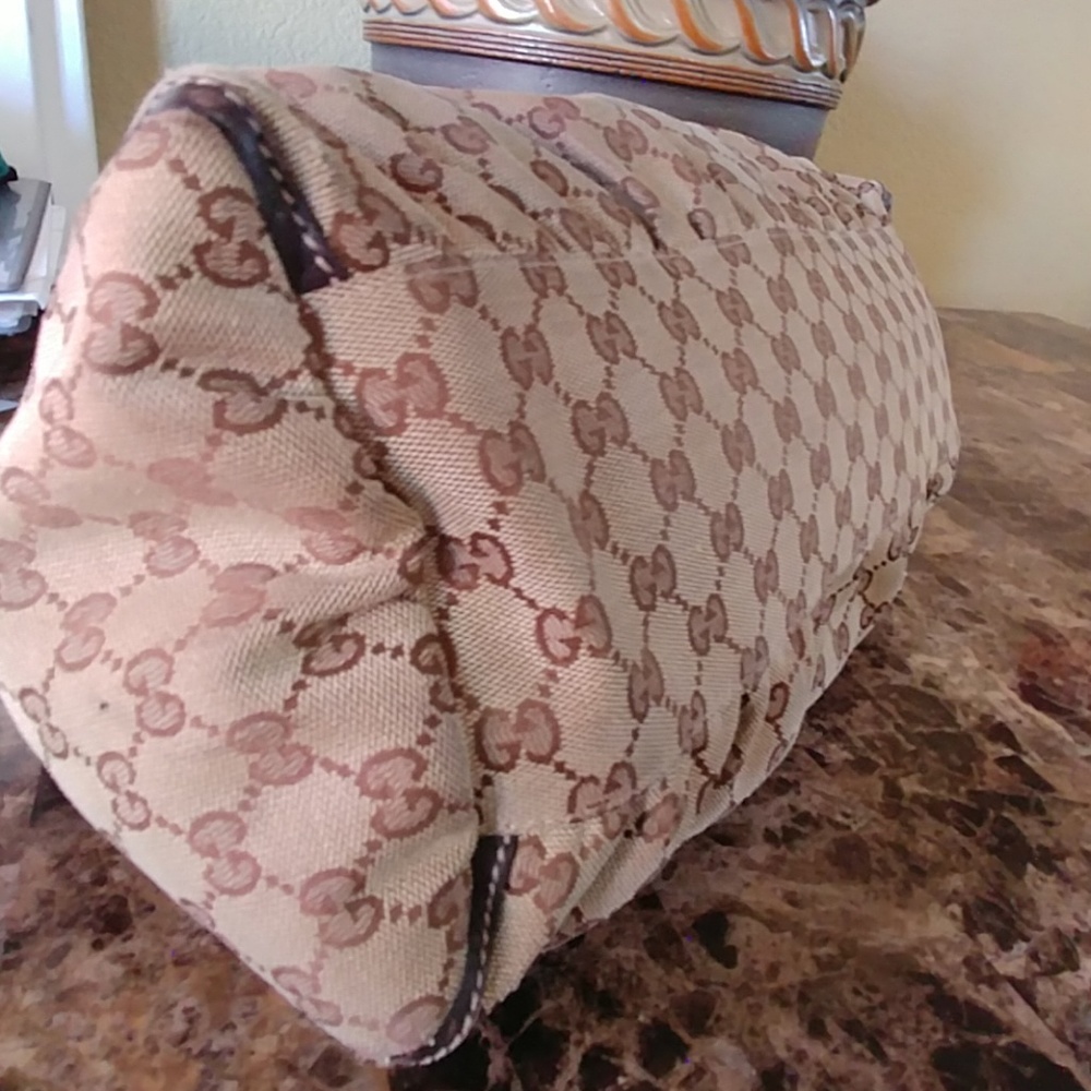 Gucci "D Ring" Abbey Bag - Picture 7 of 8